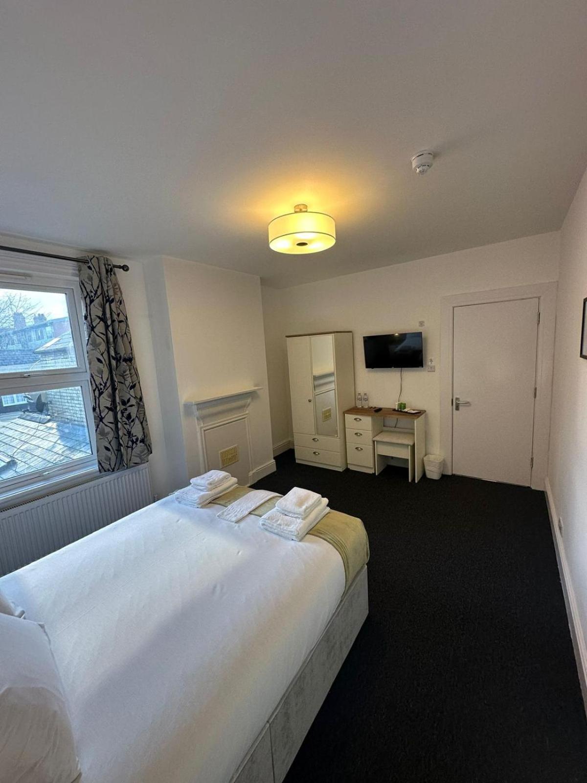 Cambridge Central Rooms - Tas Accommodations Esterno foto