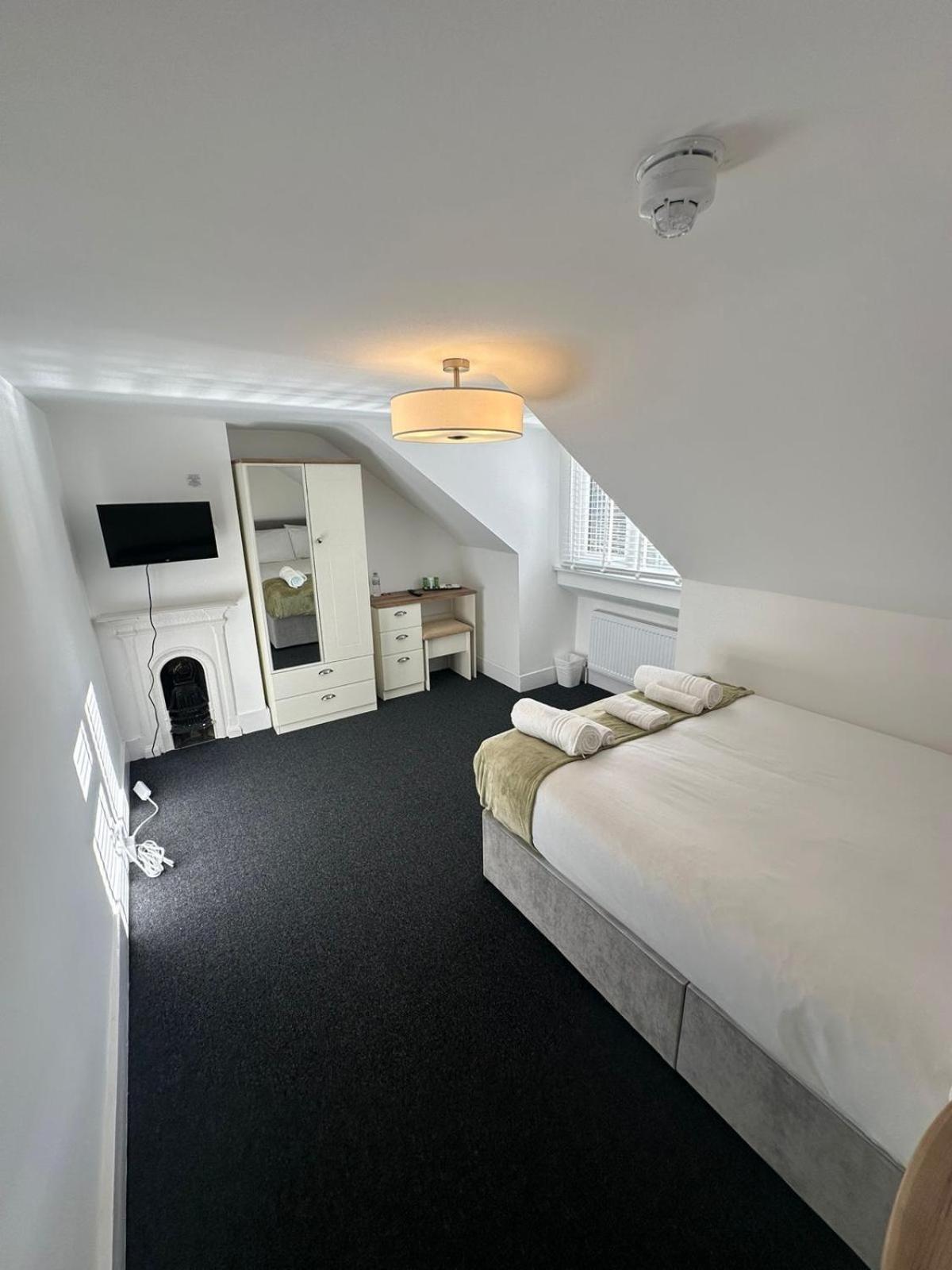 Cambridge Central Rooms - Tas Accommodations Esterno foto