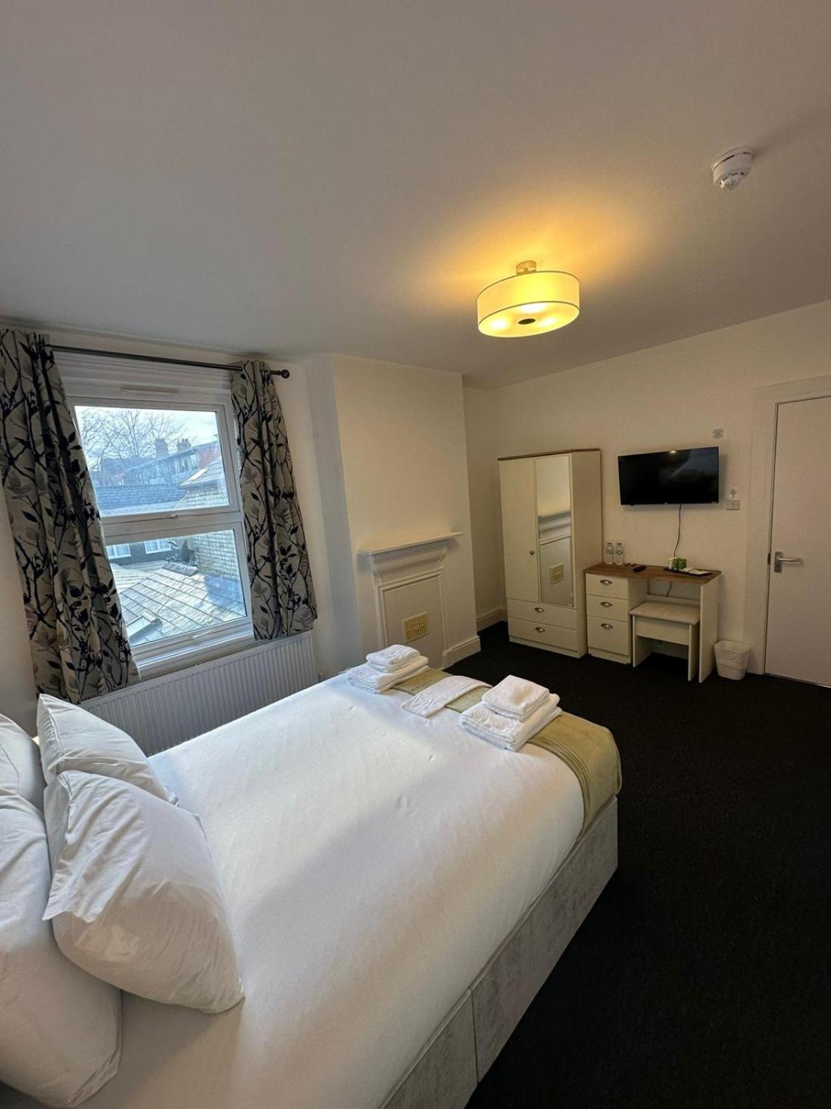 Cambridge Central Rooms - Tas Accommodations Esterno foto