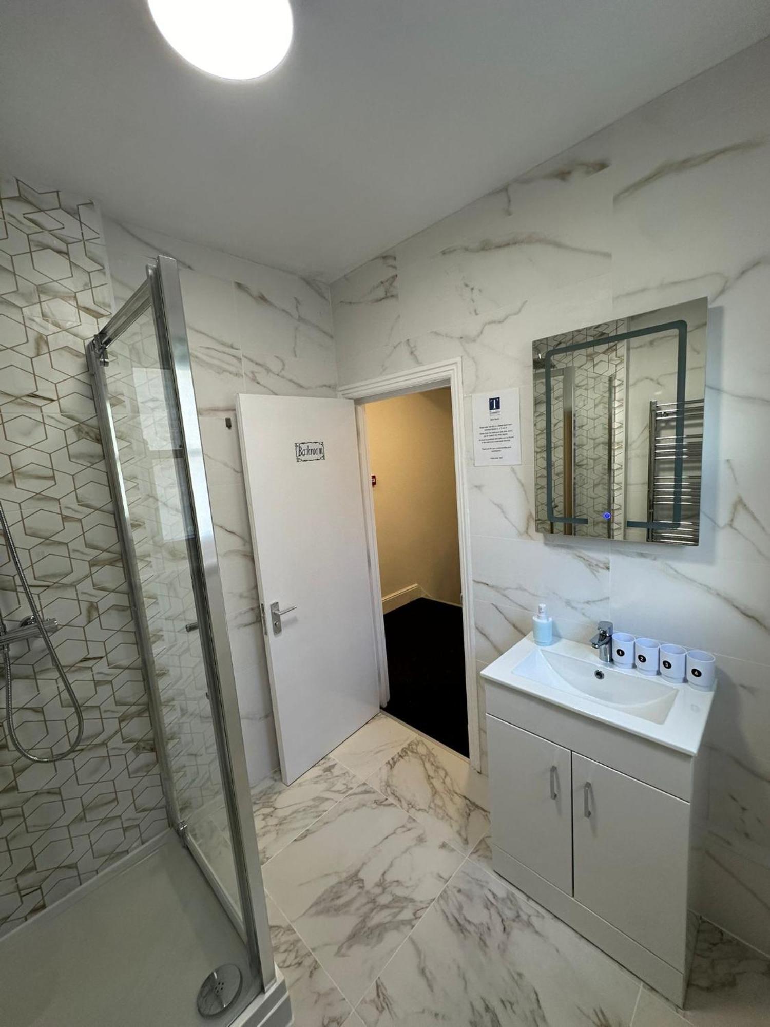 Cambridge Central Rooms - Tas Accommodations Esterno foto