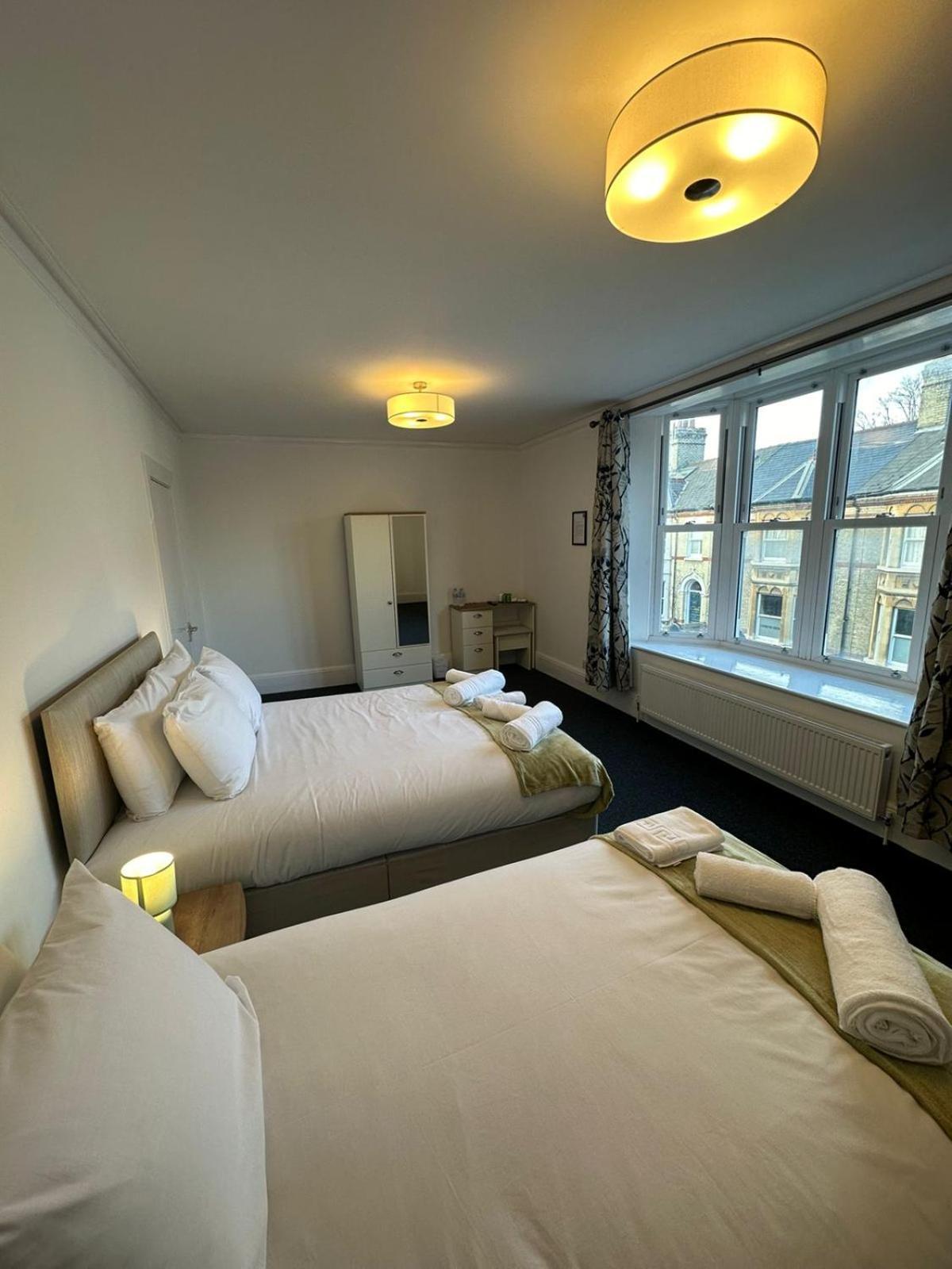 Cambridge Central Rooms - Tas Accommodations Esterno foto
